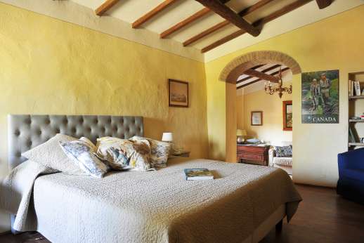 The Estate Of Petroio - Air-conditioned double bedroom suite on the first floor of the guest house in Il Borgo di Petroio with an en suite bathroom.
