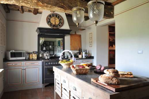 The Estate of Petroio with Staff and Cook - Very well equipped kitchen with a professional cooker and a separate pantry in Il Borgo di Petroio