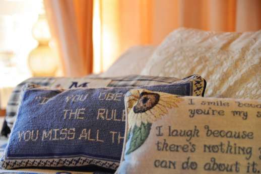 The Estate of Petroio with Staff and Cook - The relaxing four poster bed.