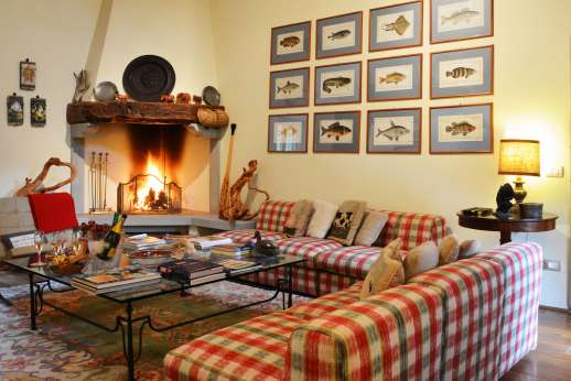 Staffed weddings at The Estate of Petroio - Second floor sitting room of the main house.