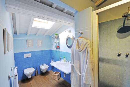 Staffed weddings at The Estate of Petroio - The ensuite bathroom with shower.