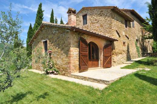 Val Ferrone - Val Ferrone a picture-perfect Umbrian farmhouse amid olive groves.