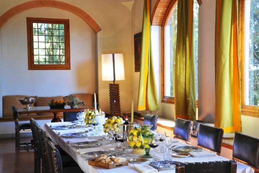 Vecchia Fattoria - Large, elegant dining room.