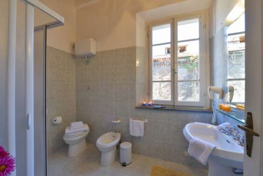 Vecchia Fattoria - Shared bathroom