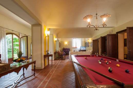 Villa Astori - Billards table in the lounge