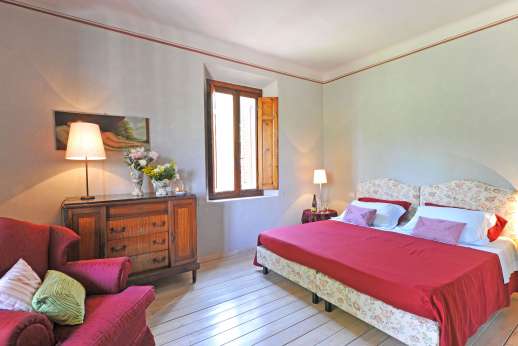 Weddings at Villa Atena - Main house, air conditioned twin bedroom, convertible to a double.