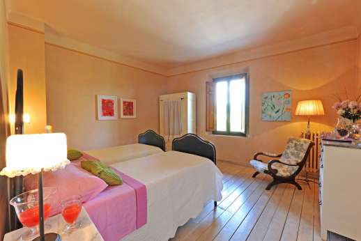 Weddings at Villa Atena - A double bedroom.