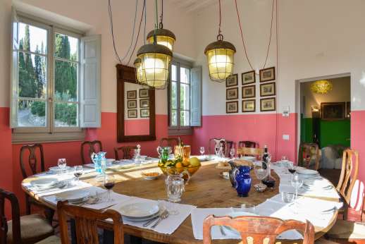 Villa Caprolo - The dining room, doors lead out to the terrace.