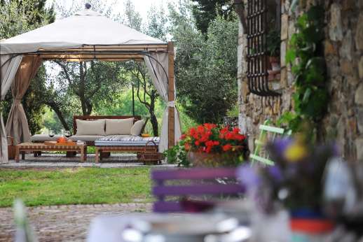 Villa Cignano - Villa Cignano offers a variety of outdoor seating areas.