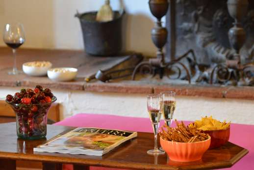 Villa Cignano - Relax in the open plan sitting room.