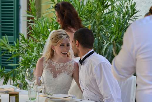 Villa D'Elsa - The bride and groom seated at the villa