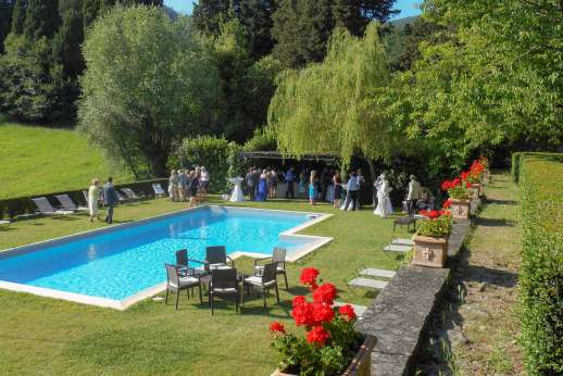 Villa Di Masseto - Wedding party by the pool