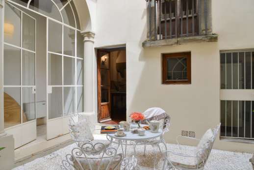 Villa Di Masseto - Another view of the courtyard