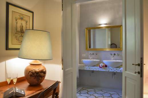 Weddings at Villa Di Masseto - Halway leading through to the bathroom