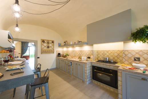 Villa Le Botti - A well equipped kitchen.