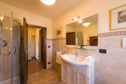 Villa Le Botti - En suite bathroom