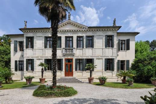 Villa Michiel - The Villa Michiel was built in the 17th century as a country retreat for an important Venetian family.