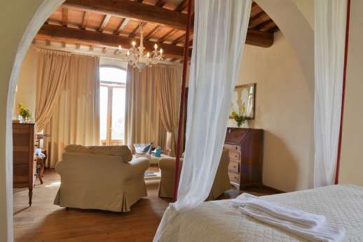 Gugliaie (x 14 people) with Staff and Cook - Another view of the bedroom