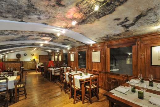 Gugliaie (x 14 people) with Staff and Cook - The Osteria walking distance form the villa