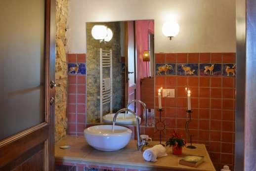 Querciatello - An en suite bathroom.