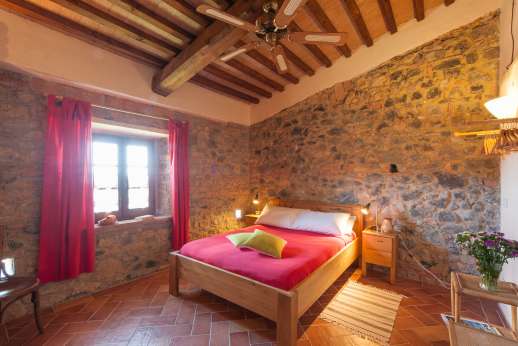 Querciatello - A double bedroom.