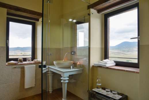 Poggiobuono - En suite bathroom with shower