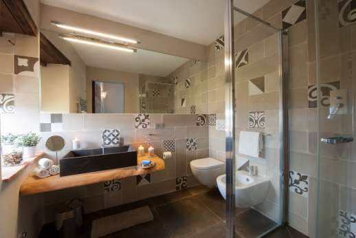 Poggiobuono - En suite bathroom with shower