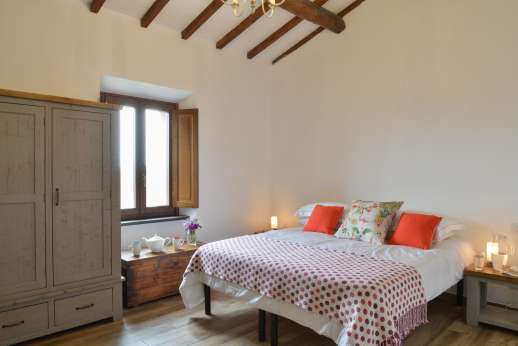 Segreto Gelsomino - First floor air conditioned twin bedroom [convertible to doubles] with en suite bathroom