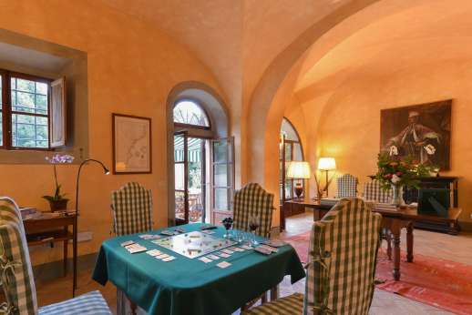 Poggio Ai Grilli - Large open plan ground floor has many different seating areas
