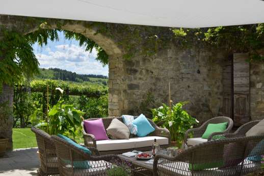 Torre di Hesperides - The courtyard enjoying views of the surrounding vineyards.