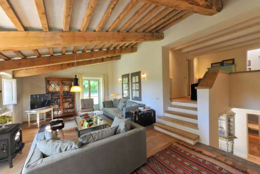 La Palazza Nel Cielo - Steps up the the bedroom and down to the ground floor