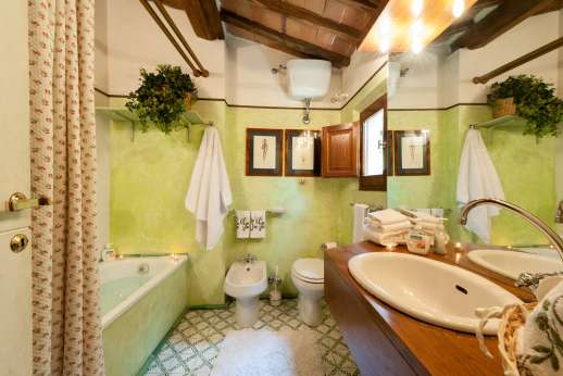 Montesassi - Air conditioned double bedroom.
