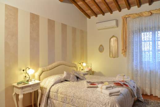 San Leolino (x 10 people) with Staff and Cook - First floor air conditioned double bedroom.