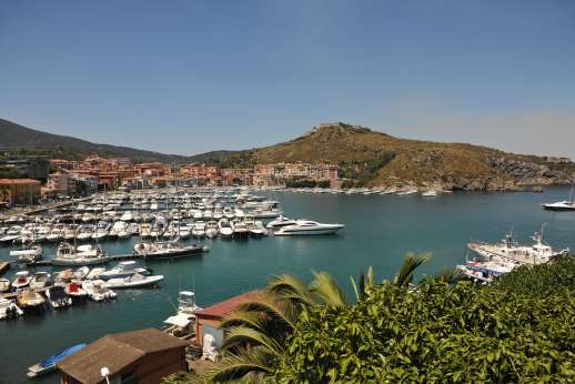 L'Agrumeto dell'Isola - Poto Ercole a busy little resort village on the south side of Monte Argentario