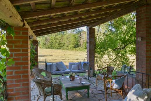 La Pergola di Montegiove - Dining loggia surrounded by wonderful countryside