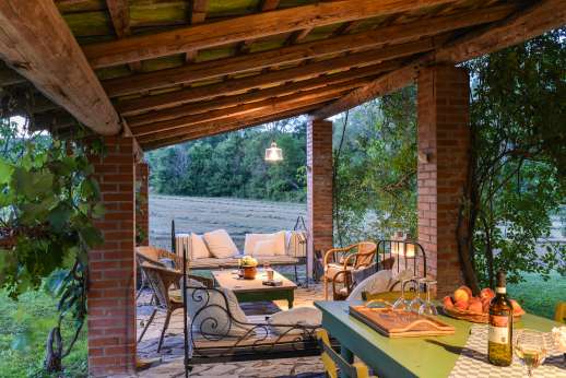 La Pergola di Montegiove - Relax under the loggia