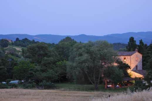 La Pergola di Montegiove - Lovingly restored by its present owners, the farmhouse is enjoying a new life as a spacious and very comfortable country retreat.