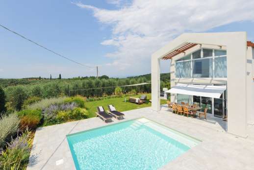 Villa Amerini - Villa Amerini, a contemporary villa in Tuscany