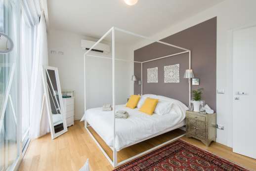 Villa Amerini - 1/3 First floor doubled bedroom
