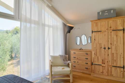 Villa Amerini - Allbedroom enjoy amazing view through panoramic windows