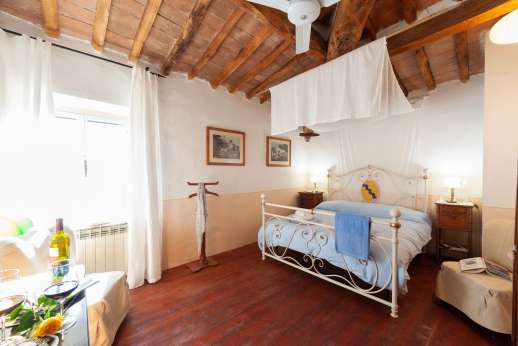 Tizzano - Brightly decorated double bedroom, first floor.