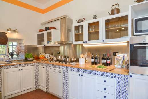 Tizzano - Main house kitchen