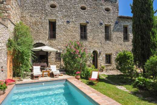 Casa del Poggio - Originally constructed as the stables for the Palazzo Santi Terzi, Casa del Poggio was converted into a private residence a century ago.