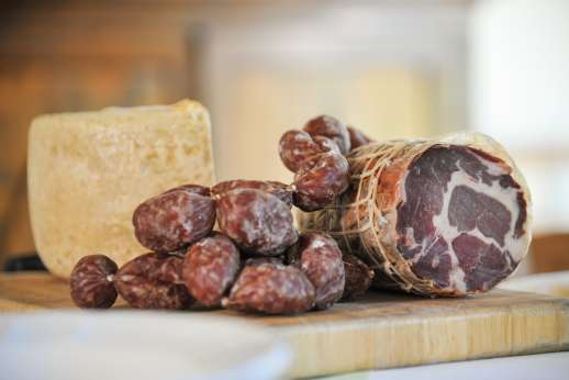 Casa del Poggio - Eat local Italian delicacies