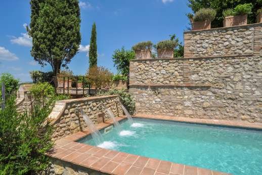 Casa del Poggio - Hydro jets in the pool