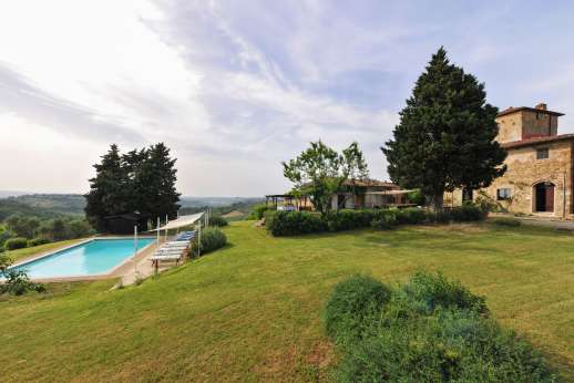 Tizzano - Large grass garden