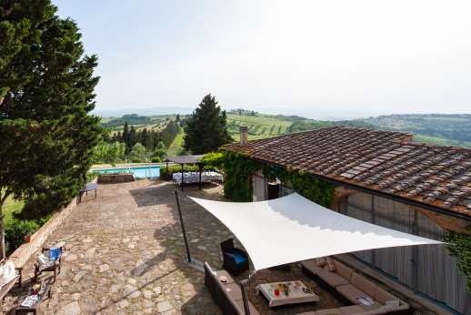 Tizzano - To the left of the courtyard the Lemon House