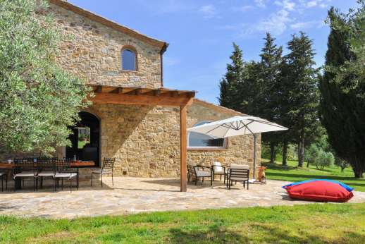 Poggetto Rosato - the outdoor spaces are perfect for enjoying the unspoilt scenery and relaxing with a glass of win