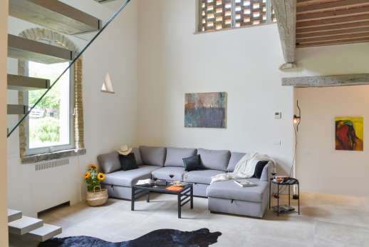 Poggetto Rosato - The relaxing seating area on the open-plan ground-floor