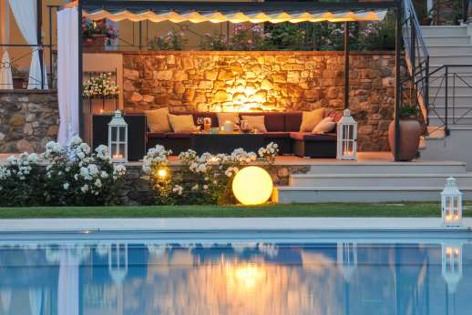 Podere Brogi - Outside is fully lit, allowing you to take advantage of the outdoors by night.